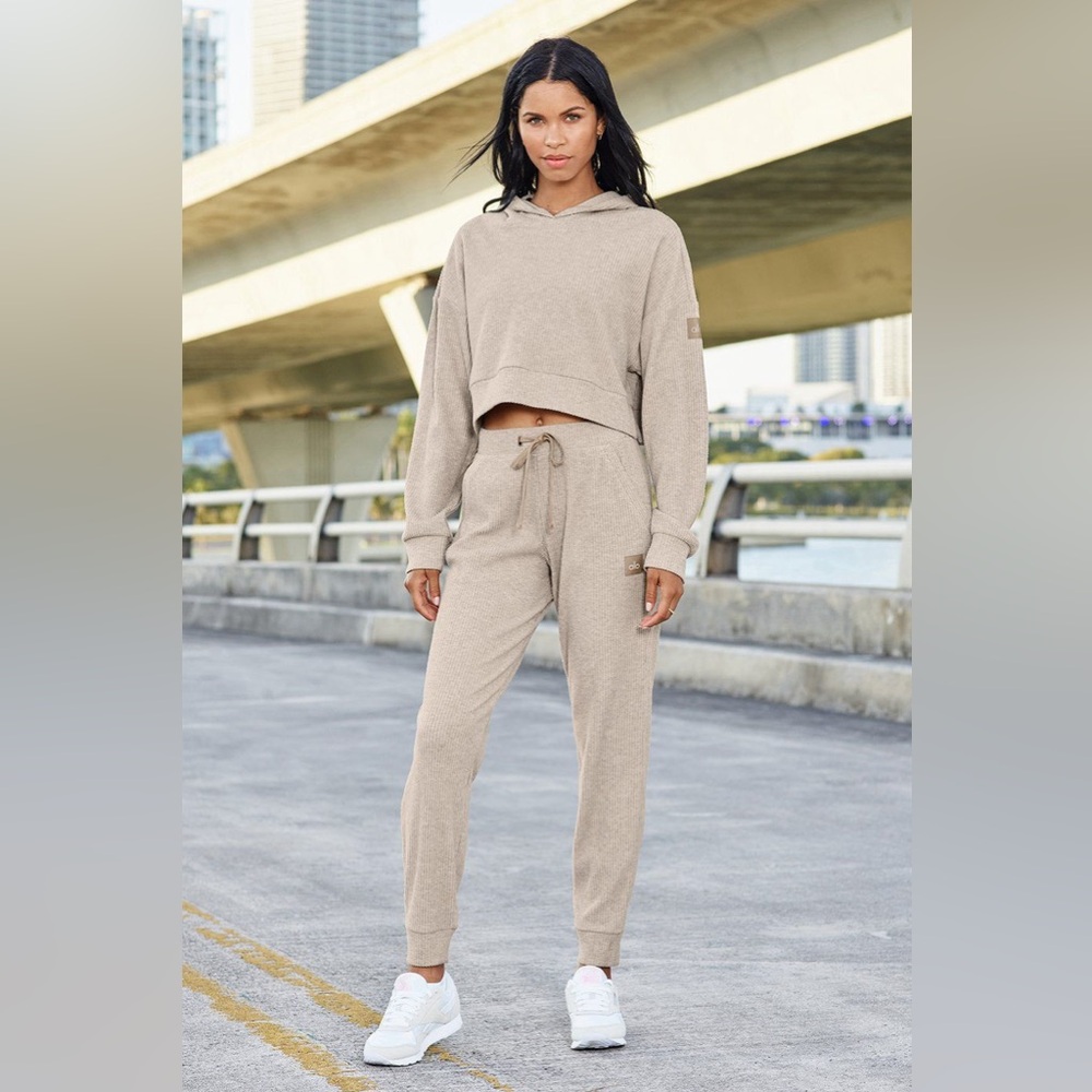 ALO Muse Sweatshirt & Sweatpants Set